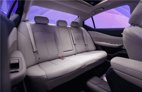 首搭華為座艙的燃油車!東風日產天籟·鴻蒙座艙內飾首發