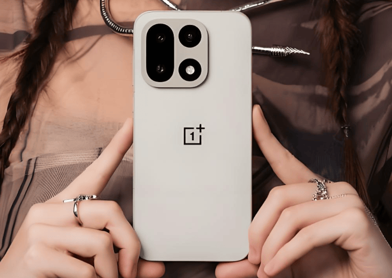 165Hz高刷+7300mAh+第五代驍龍8至尊版,跌至3599元,一加太猛了