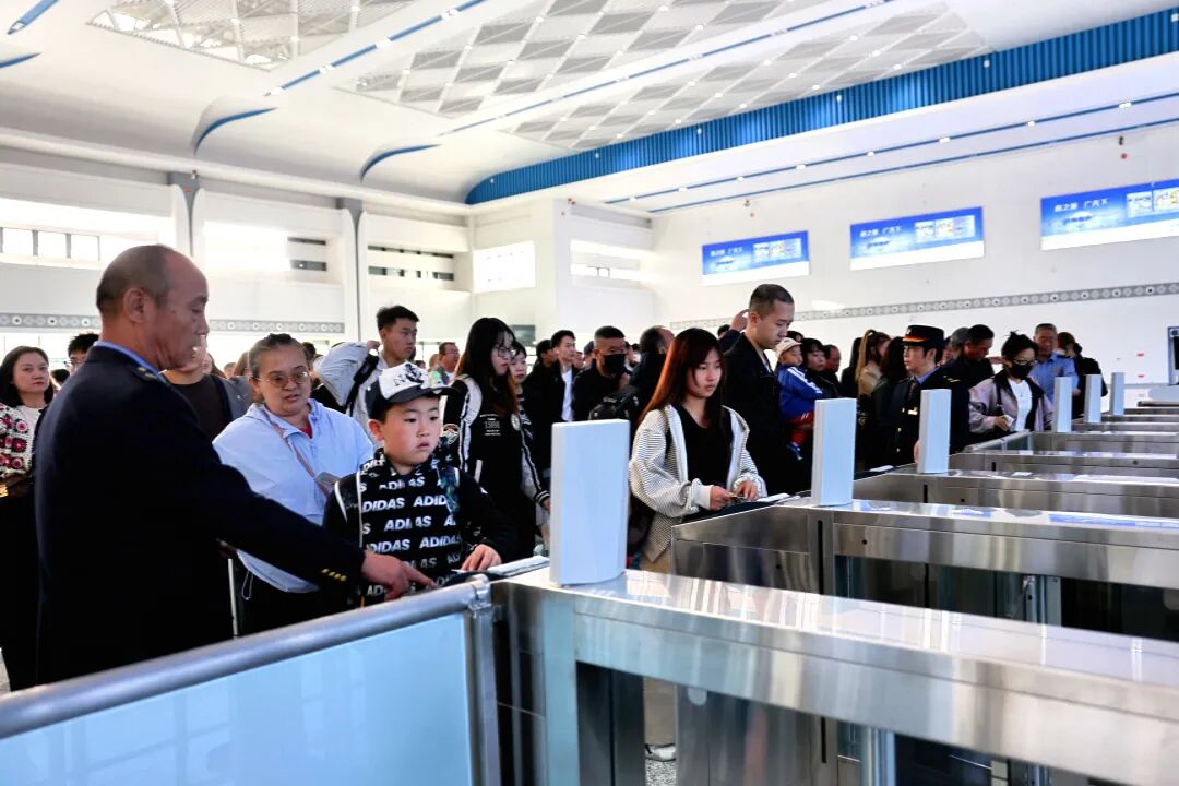 火車票打折力度加大!最低4折,涉及1300余趟動(dòng)車組列車