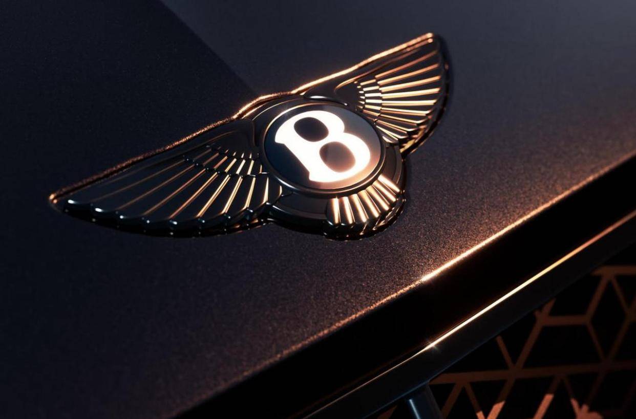 賓利歐陸SS版,拆除混動來減重,碳硅碳剎車盤直徑破紀錄