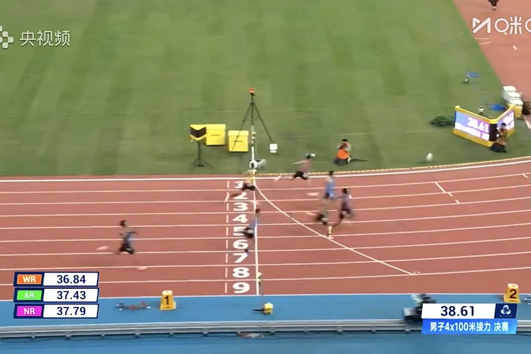 蘇炳添謝幕之戰!蘇神完美第一棒,湖北4x100接力冠軍